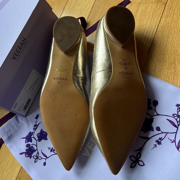 Veerah Vicki Flats, Gold Rush, size 8.5 (vegan luxury shoes) - Picture 5 of 6
